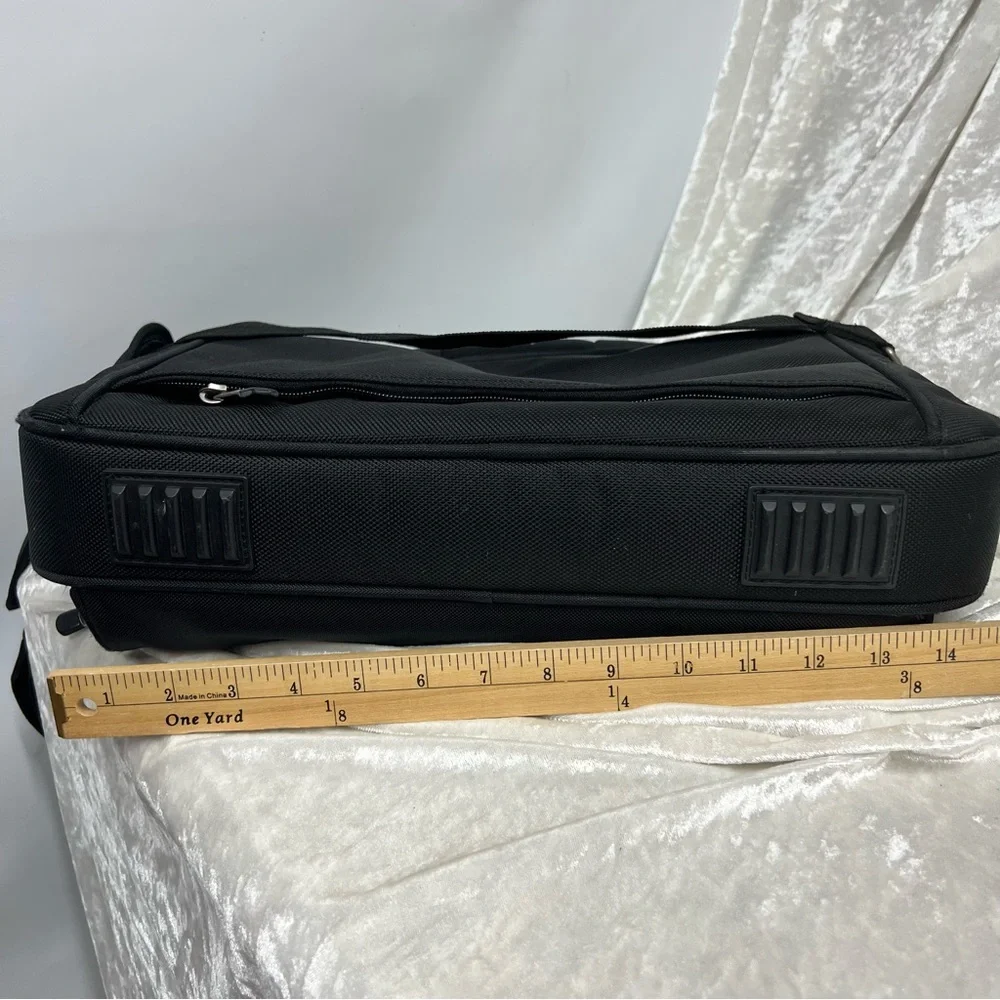 Dell Multi Purpose Compartments Work Laptop Messenger Travel Computer Bag padded
